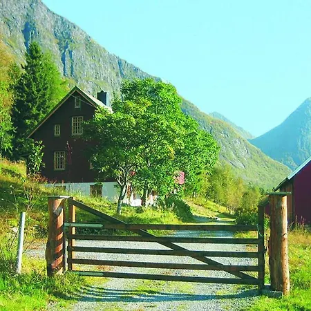 Holiday Folkestad Dalsbygd Volda Holiday home *